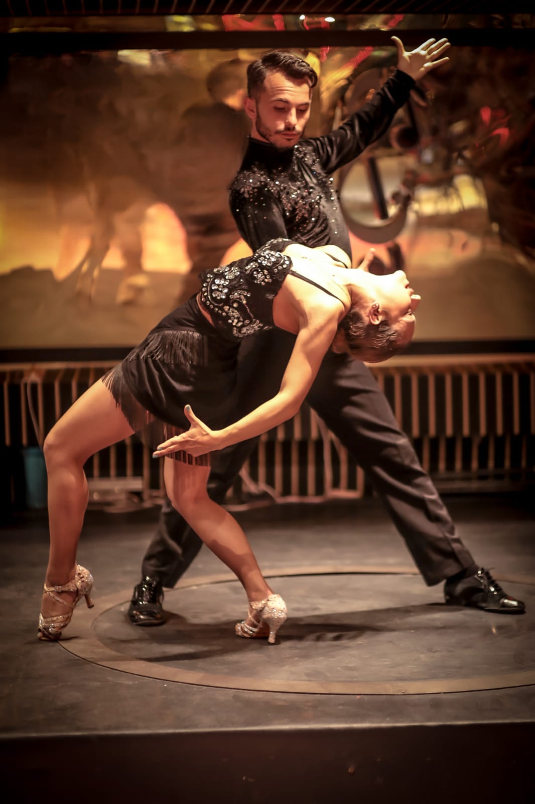 Fiesta Package 23 : BOSPHORUS DINNER CRUISE & TURKISH NIGHT SHOW (CLOSE TO SHOW TABLE VIP LARGE MENU WITH DRINKS)