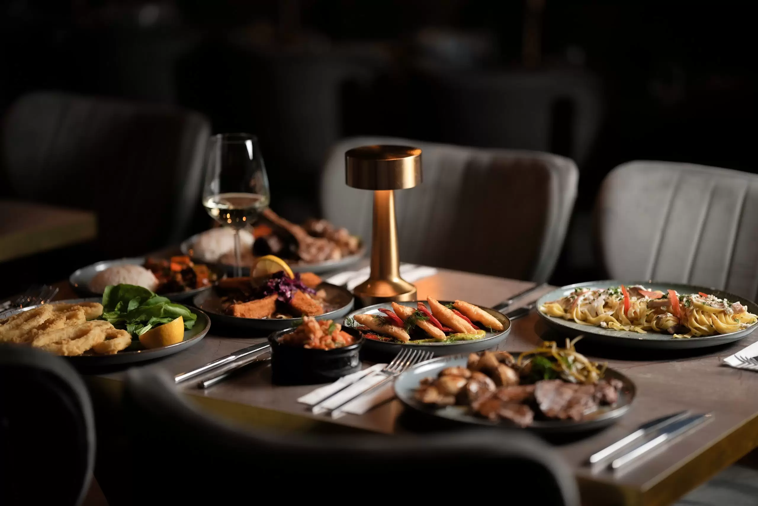 Fiesta Package 8 :Bosphorus Dinner Cruise - Standard Backside Table ( Unlimited Non Alcoholic Drinks + Dinner + Hotel Transfer + Turkish Show )