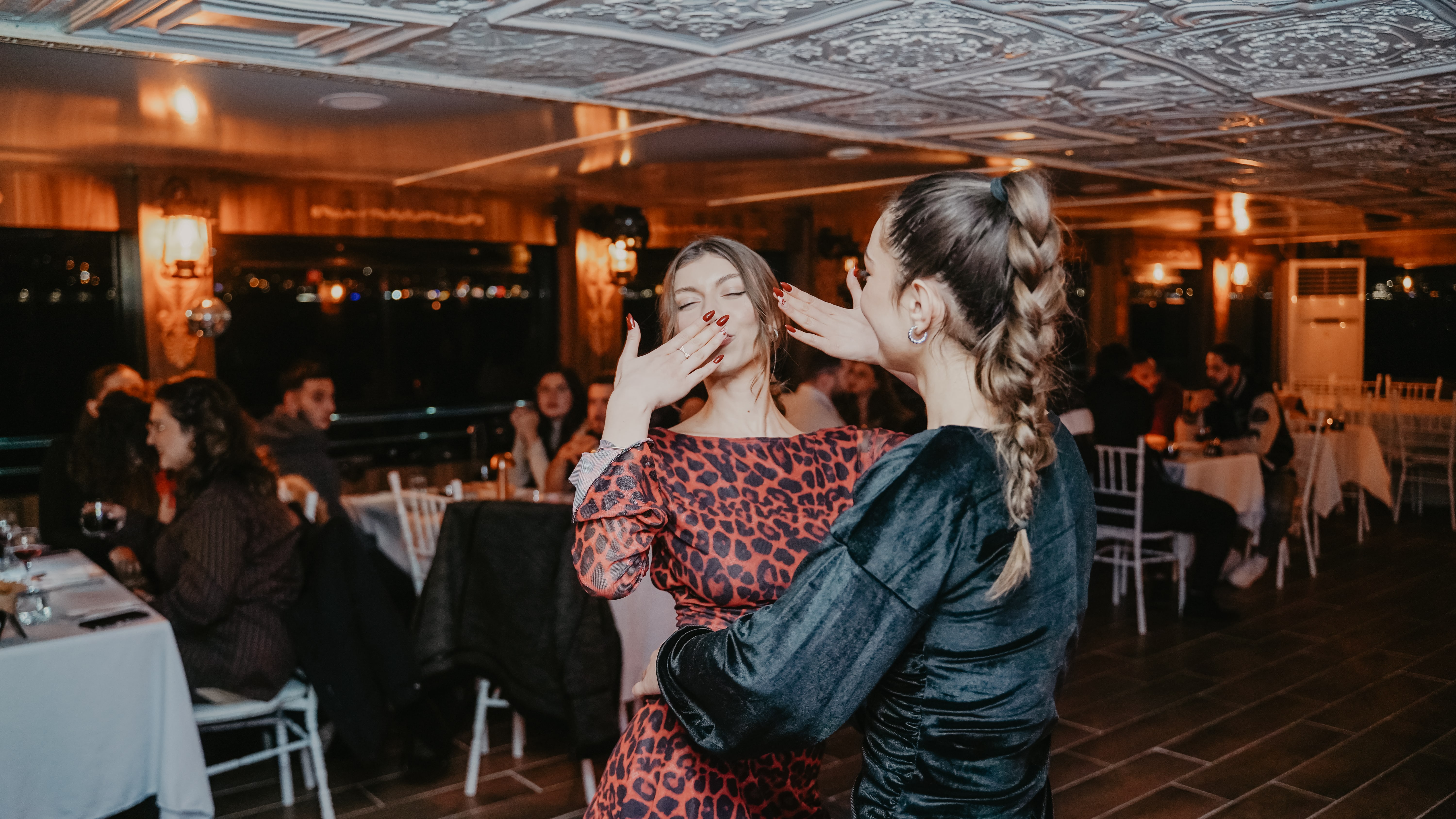 Sandra Package 1 : Bosphorus Dinner Cruise & Turkish Night Shows