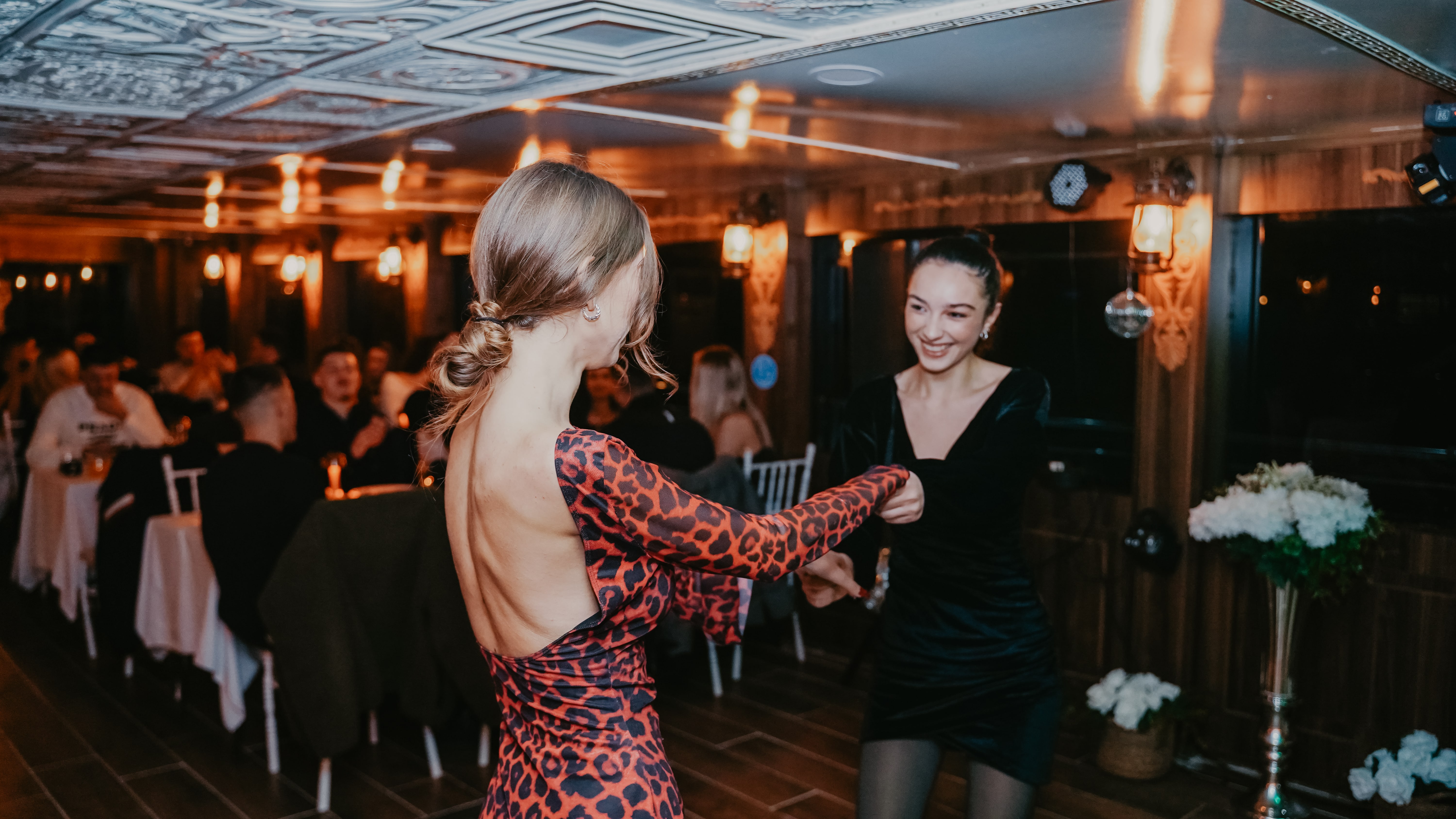 Sandra Package 1 : Bosphorus Dinner Cruise & Turkish Night Shows