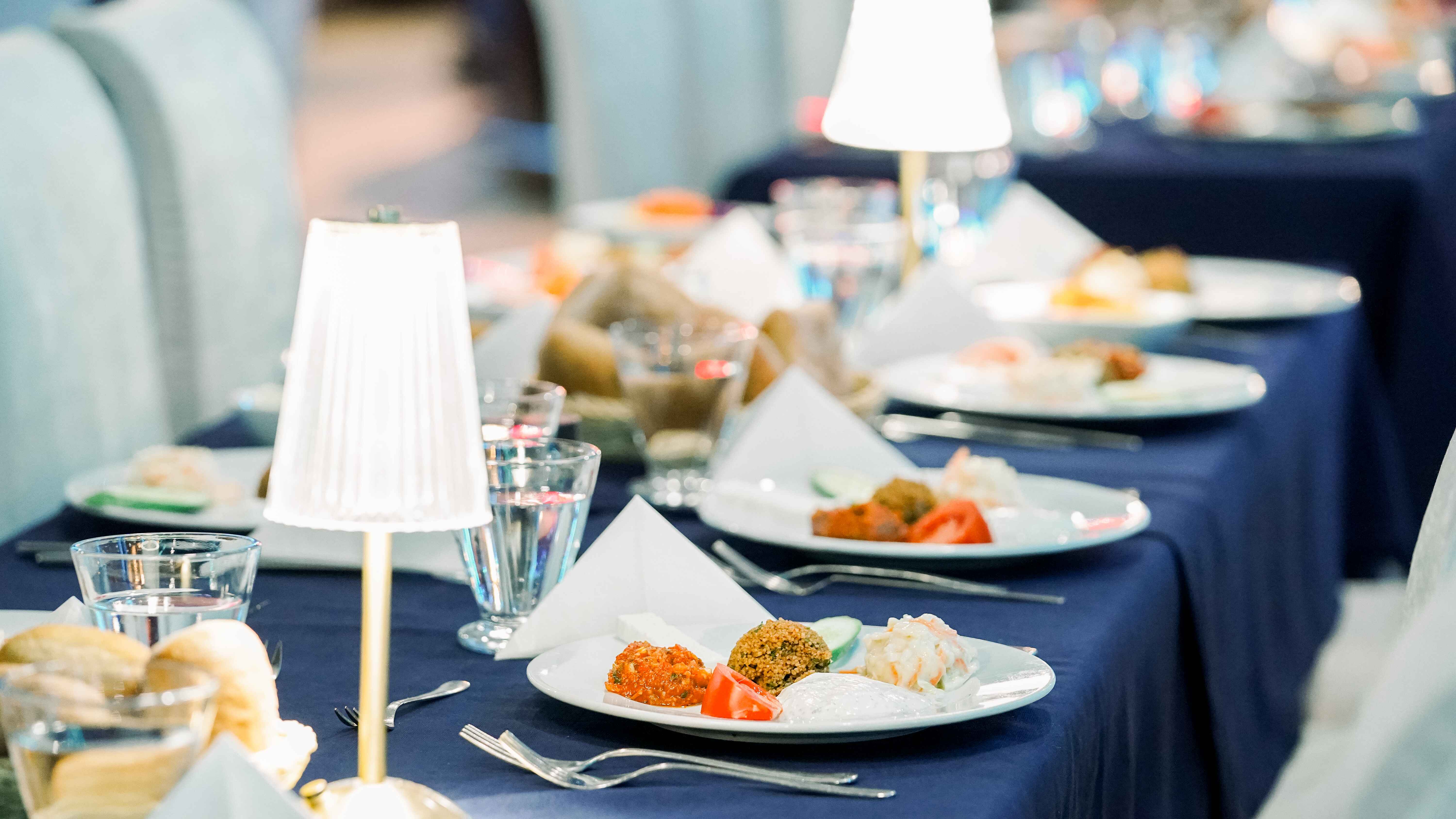 Glow Package 4 : BOSPHORUS DINNER CRUISE AND TURKISH SHOWS - BACKSIDE TABLE WITH ALCOHOL