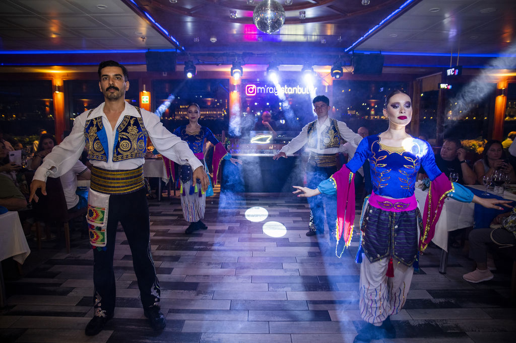 Sultan Package 1 : Bosphorus V.I.P Dinner Cruise & Turkish Night Shows