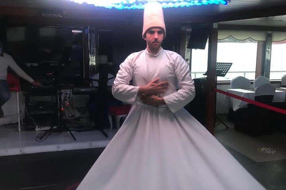 Seremoni Package 2 : Bosphorus Cruise with Dinner and Turkish Shows - With Alcohol - Free Hotel Transfer