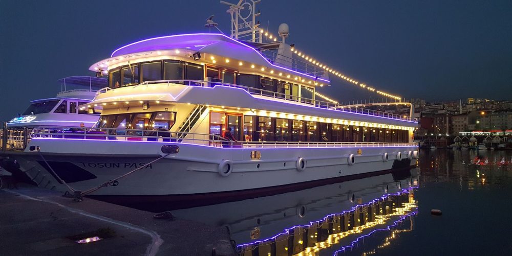 Tosun Pasa Package 5 :Bosphorus Dinner Cruise with Alcoholic Drinks and Hotel Transfer