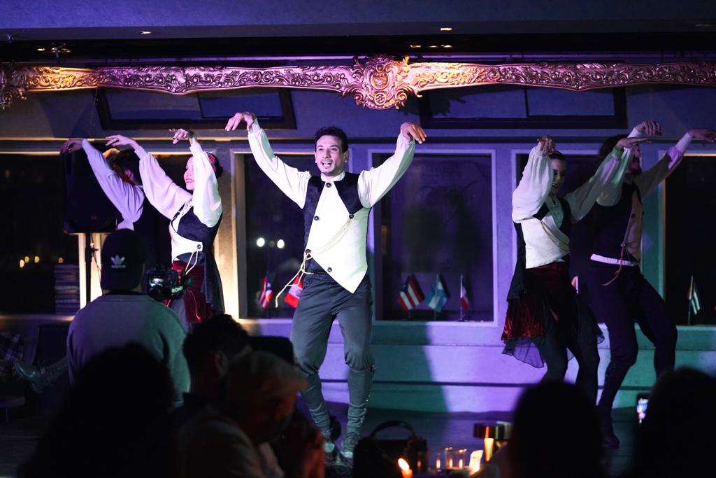 Fiesta Package 26 : VIP PRİVATE TABLE NON ALCOHOL (1 st and 2 nd Row Table)