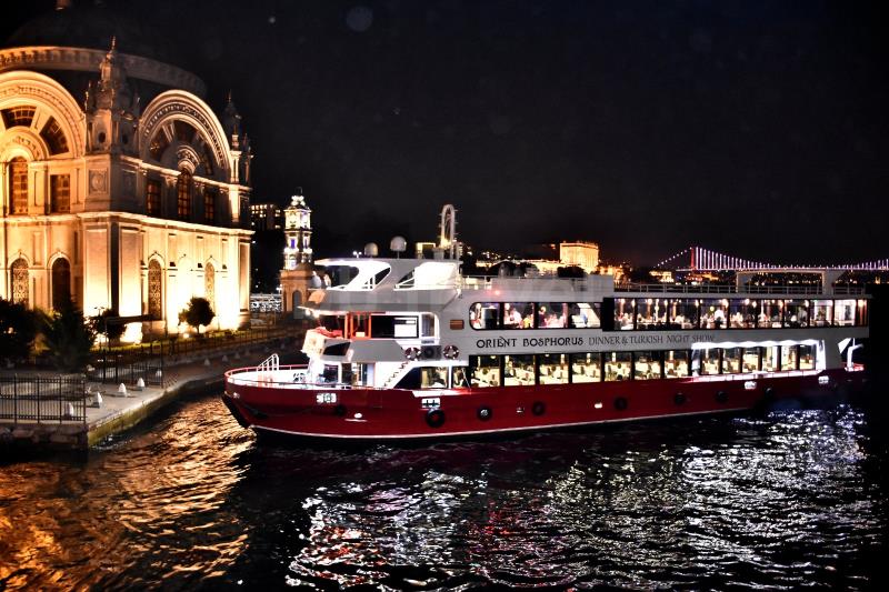 Orient Package 2 : Bosphorus Dinner Cruise and Orient Shows with Hotel Transfer - W/ Alcohol 