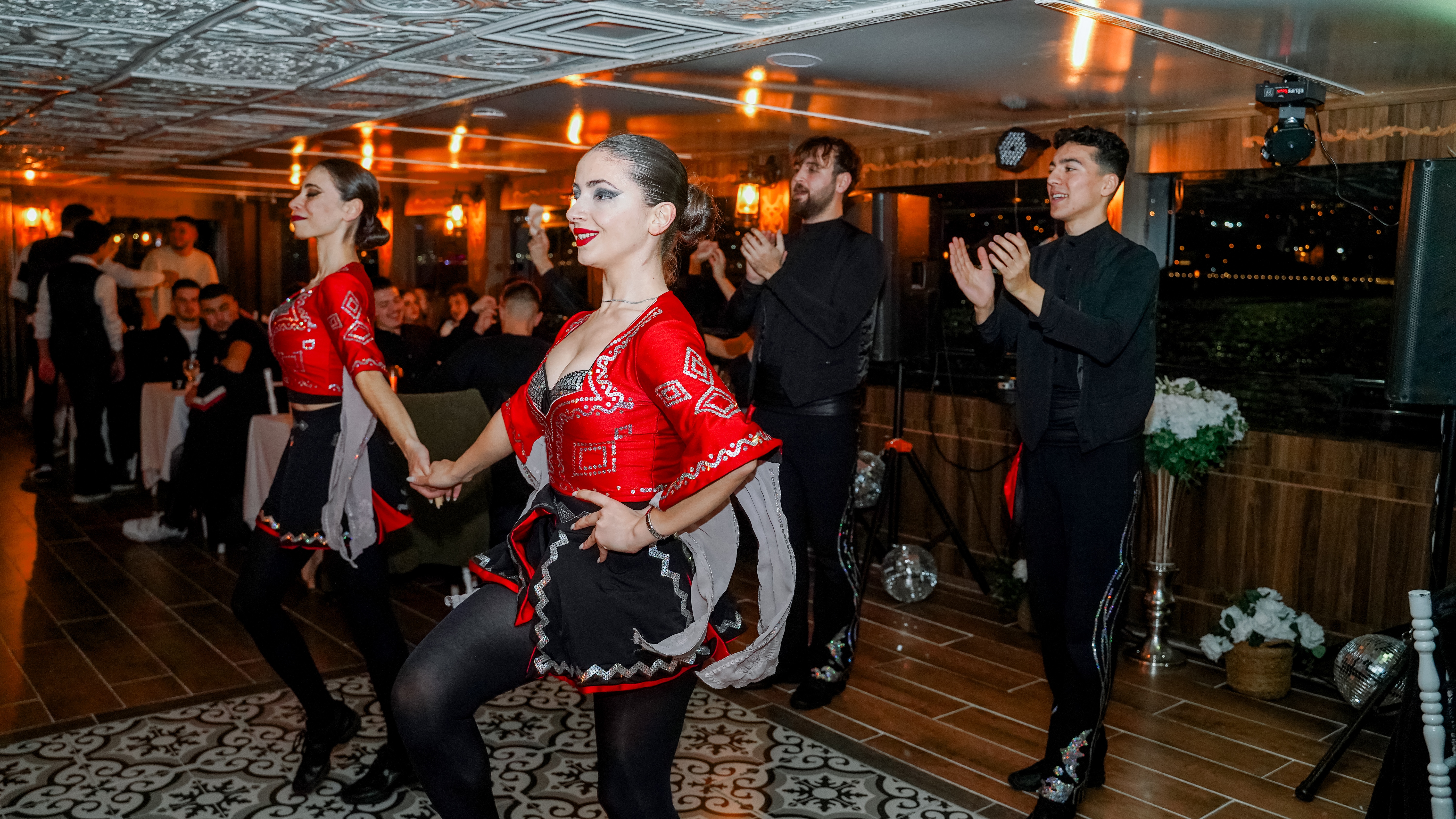 Sandra Package 1 : Bosphorus Dinner Cruise & Turkish Night Shows